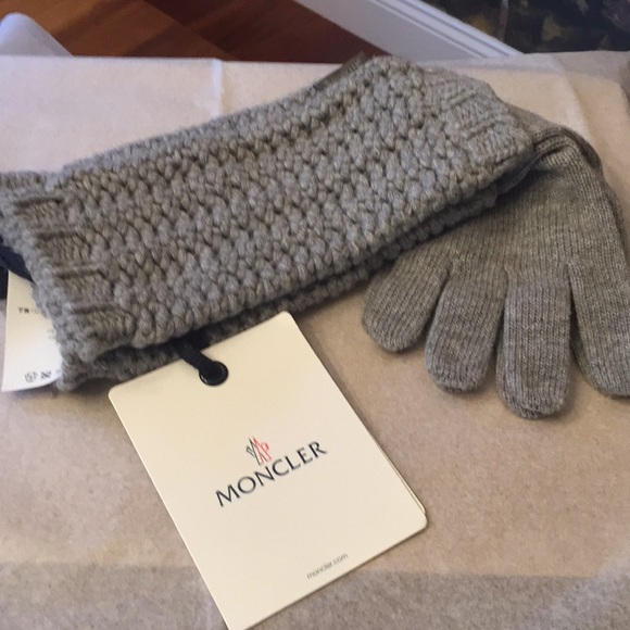 Moncler Accessories - BNWT Authentic Moncler Gray Knit Gloves